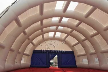 Çin Açık Hava Etkinlikleri İçin Tenis Kortu Şişme Etkinlik Çadırı 37x18x9.5m Fabrika